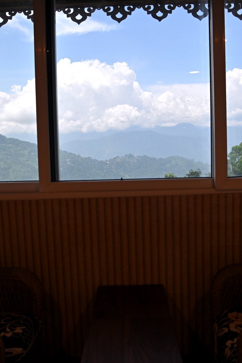 Cozy In-Room Living Lounge with Mountain Views