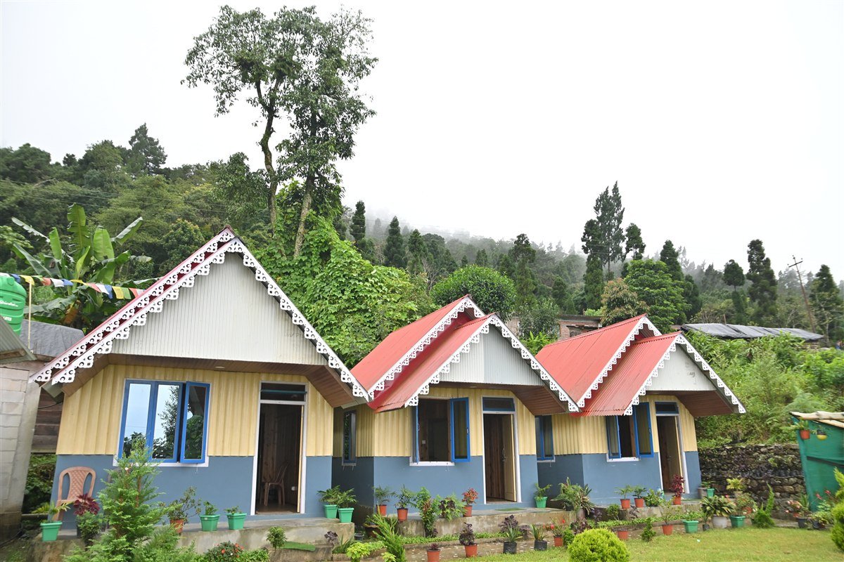 Kalimpong Homestay – Scenic Alpine Cottages and Green Lawn