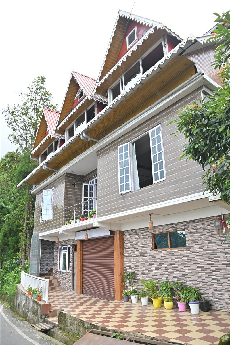 Lamahatta Eco Park – Red Gabled Mountain Homestay